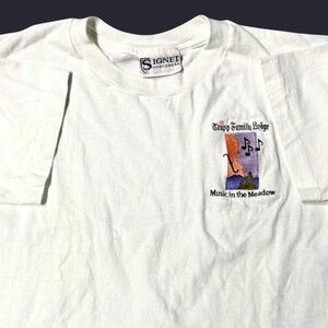 VINTAGE SOUND OF MUSIC EMBROIDERED MEDUIM TEE